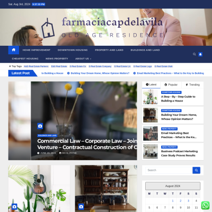 A detailed screenshot showcasing the homepage of farmaciacapdelavila.com, highlighting its main features and design elements.