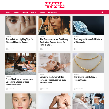 A detailed screenshot showcasing the homepage of wowfashionlife.com, highlighting its main features and design elements.