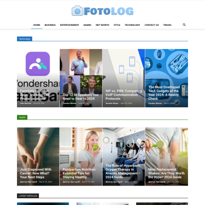 A detailed screenshot showcasing the homepage of www.fotolog.com, highlighting its main features and design elements.